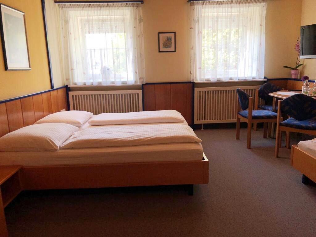 Gaestehaus Stoegmueller Asten Esterno foto